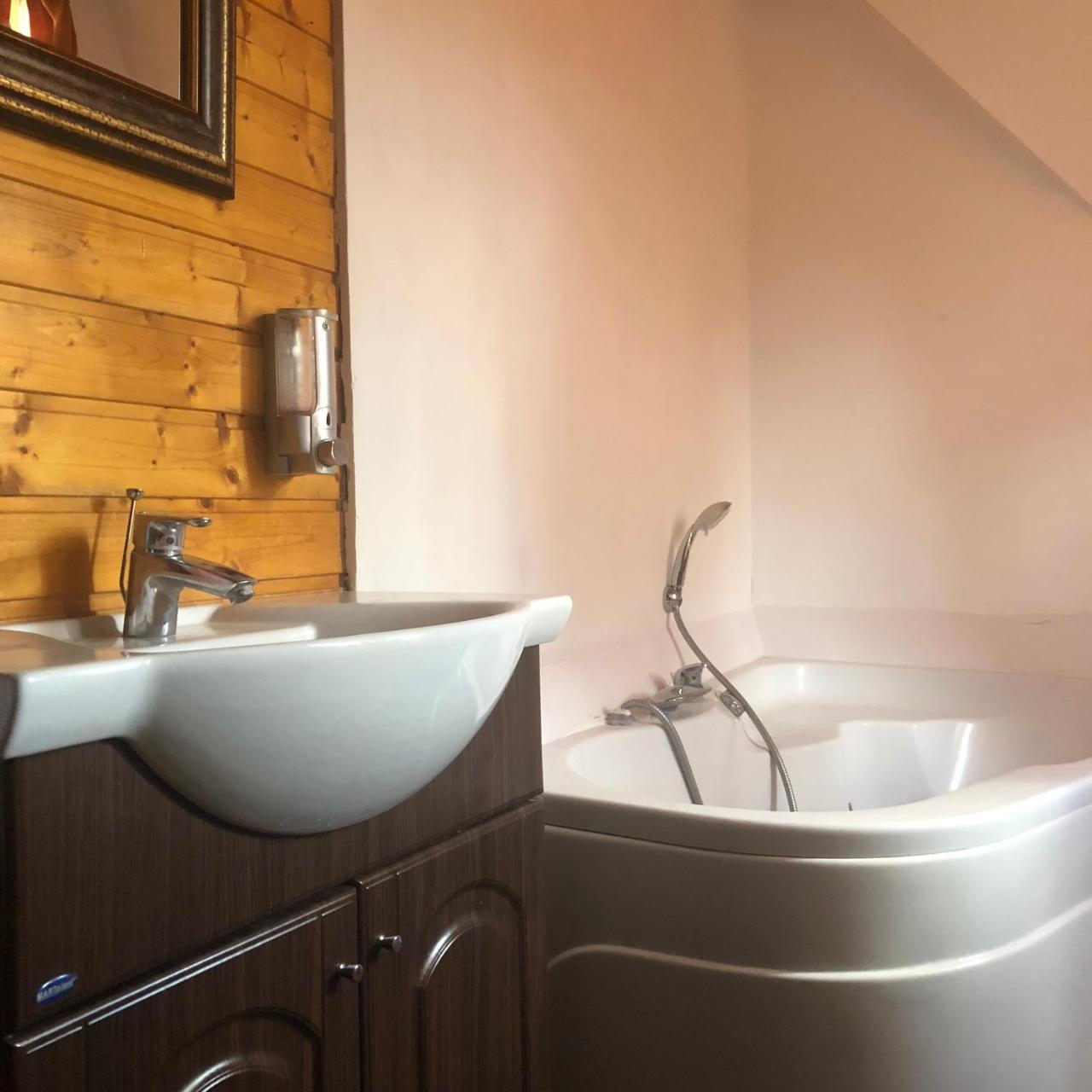 Hot Tub Chalet Retreat Braşov Exterior foto