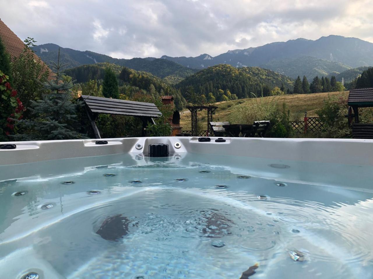 Hot Tub Chalet Retreat Braşov Exterior foto